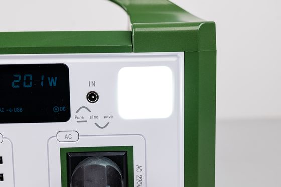 Hoge efficiëntie AC 300W 220V Uitgang Draagbare zonne-generator Oplaadbare LifePO4 batterij Voor wandelen in de buitenlucht
