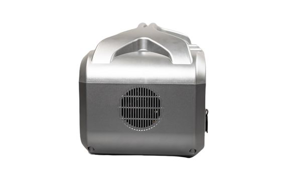 UL / CE goedgekeurd 576Wh AC Output Power Fast Charge binnen 3 uur Draagbare zonne-energiecentrale met LED-licht voor RV