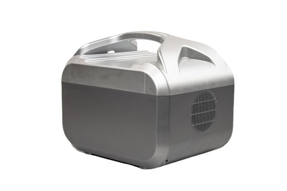 UL / CE goedgekeurd 576Wh AC Output Power Fast Charge binnen 3 uur Draagbare zonne-energiecentrale met LED-licht voor RV