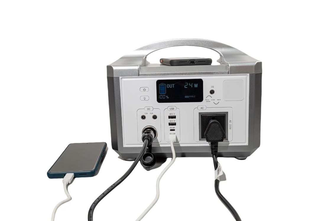 IP65 Draagbare stroomvoorziening LifePO4 600WH Batterij Uitgangsvermogen Tot 1200W Zonne-energiegenerator Voor camping / thuisgebruik